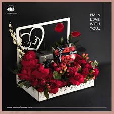 Dubai & Abu Dhabi flower shop offers free flower delivery . Order online fresh flowers for Same day delivery, Best Gift and flower shop in Abu Dhabi - Le Ronza Flowers 