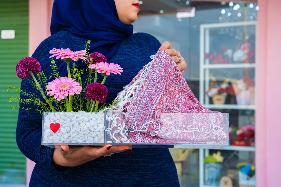 Kashmiri shawl box with flowers